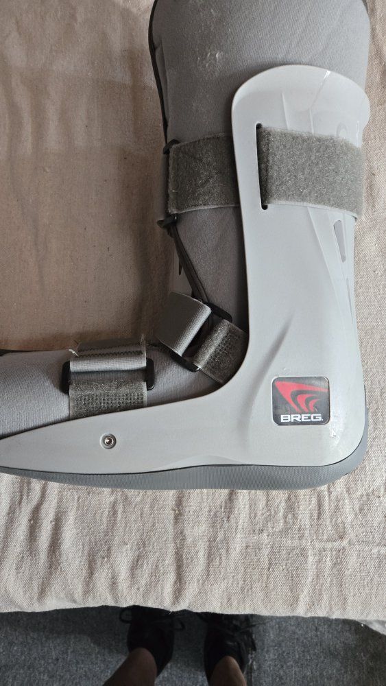 Breg Short Air Walker Boot Brace - Gray, Adjustable for Foot/Ankle Injuries