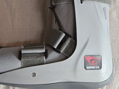 Breg Short Air Walker Boot Brace - Gray, Adjustable for Foot/Ankle Injuries
