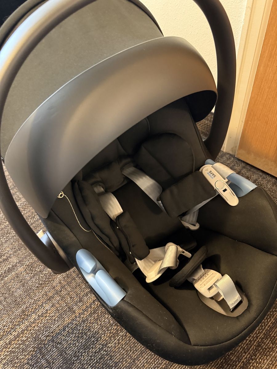 Cybex Aton G Infant Car Seat with Base (Black)