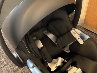 Cybex Aton G Infant Car Seat with Base (Black)