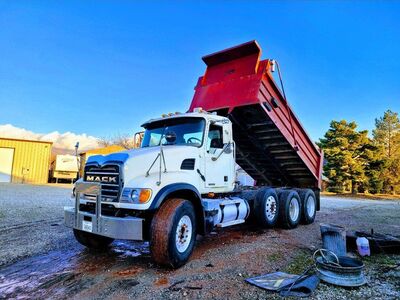 2006 mack granite dump truck