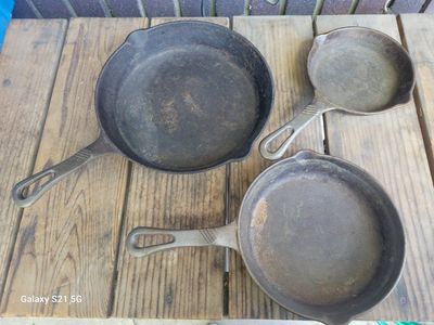 Cast Iron Skillets ~ KEILEN LTD