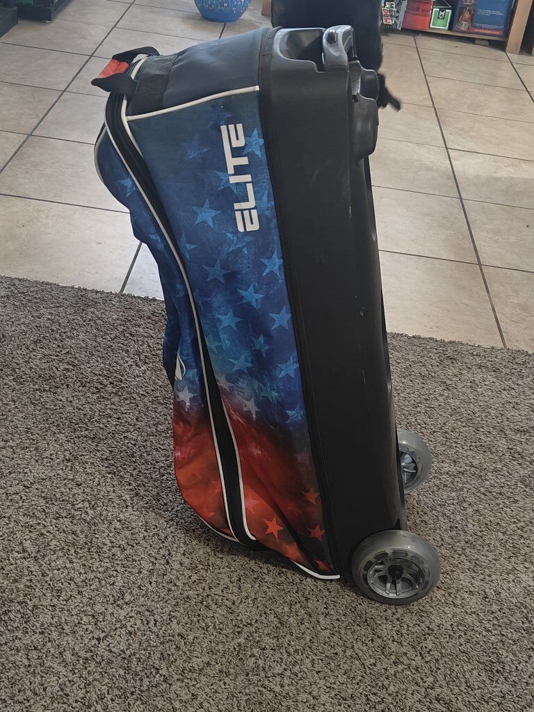 Brand new Elite 3 Ball Rolling Bowling Ball Bag