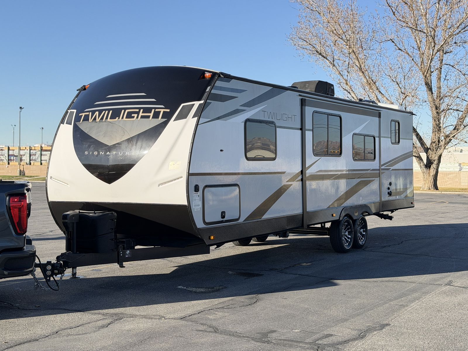 2021 Twilight 2800 Travel Trailer 33’