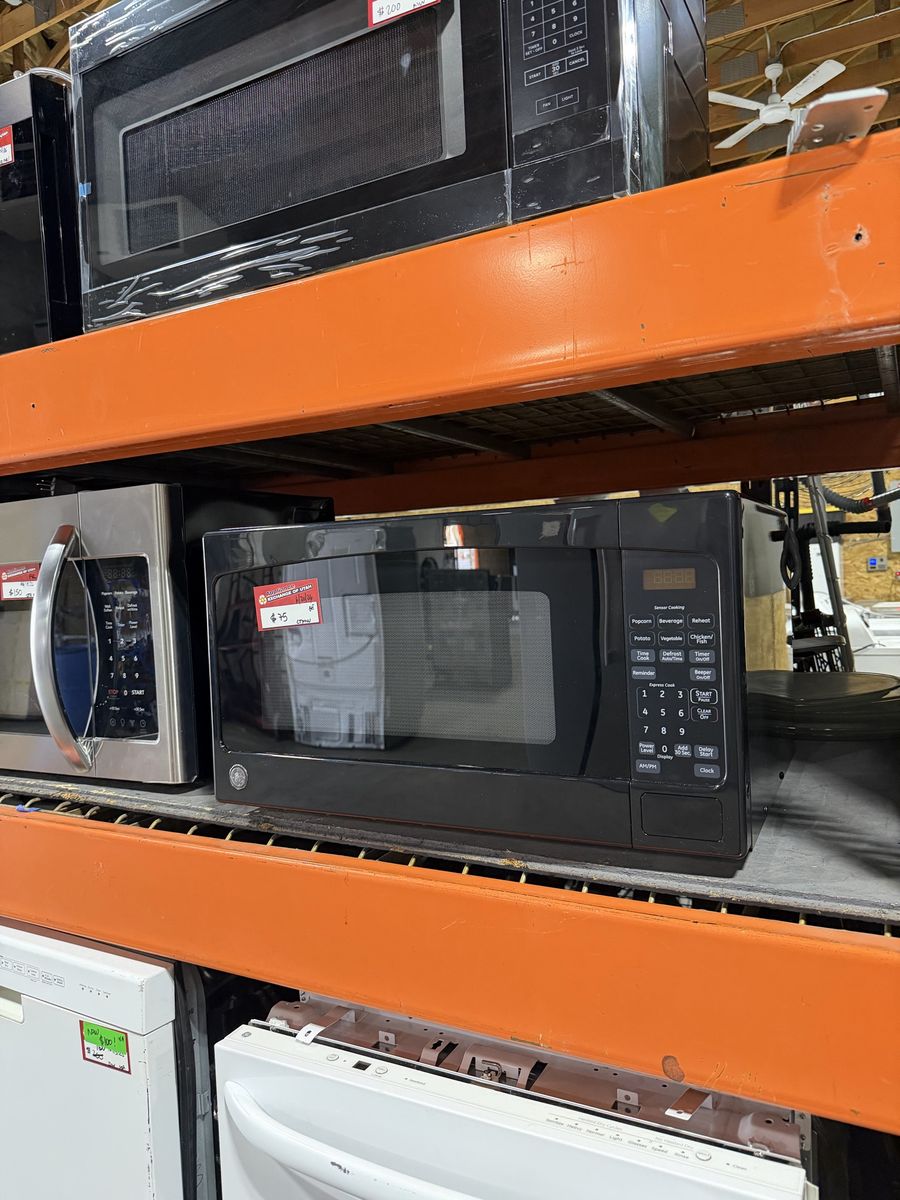 GE Black Countertop Microwave Oven - Excellent Condition
