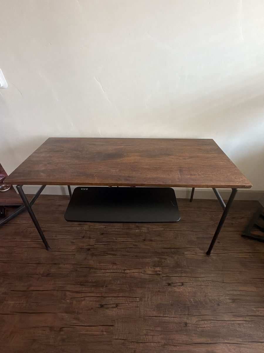 Rustic Wood Grain Computer Desk with Under-Desk Keyboard Tray