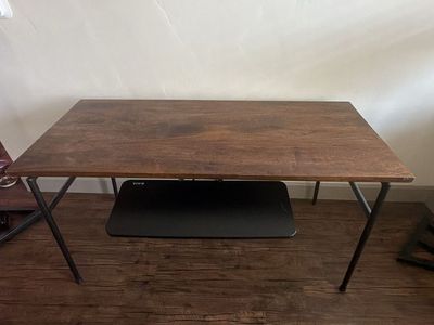 Rustic Wood Grain Computer Desk with Under-Desk Keyboard Tray