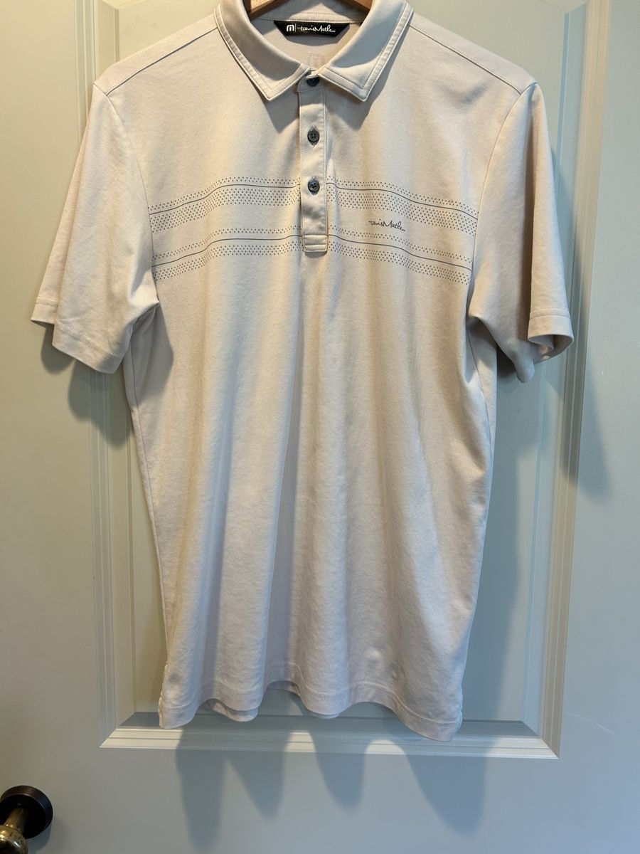TravisMathew Men's Light Tan Short Sleeve Polo Shirt M - Perforated Stripes Golf Casual - No Flaws