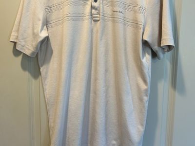 TravisMathew Men's Light Tan Short Sleeve Polo Shirt M - Perforated Stripes Golf Casual - No Flaws