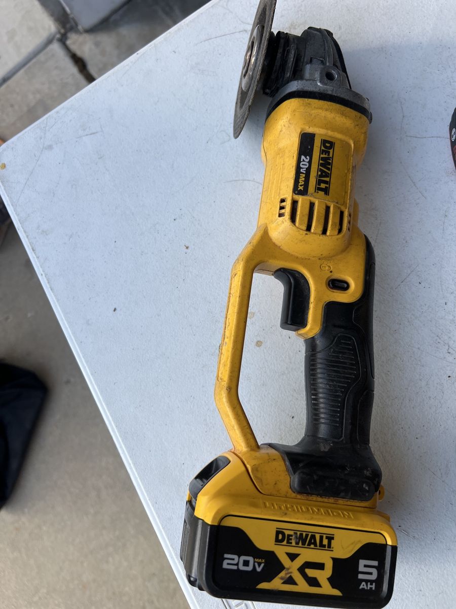 DeWalt 20V MAX Cordless Angle Grinder DCG412 with 5.0Ah XR Li-Ion Battery