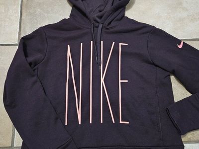 Like New Nike Dri Fit Women's Sweater!!