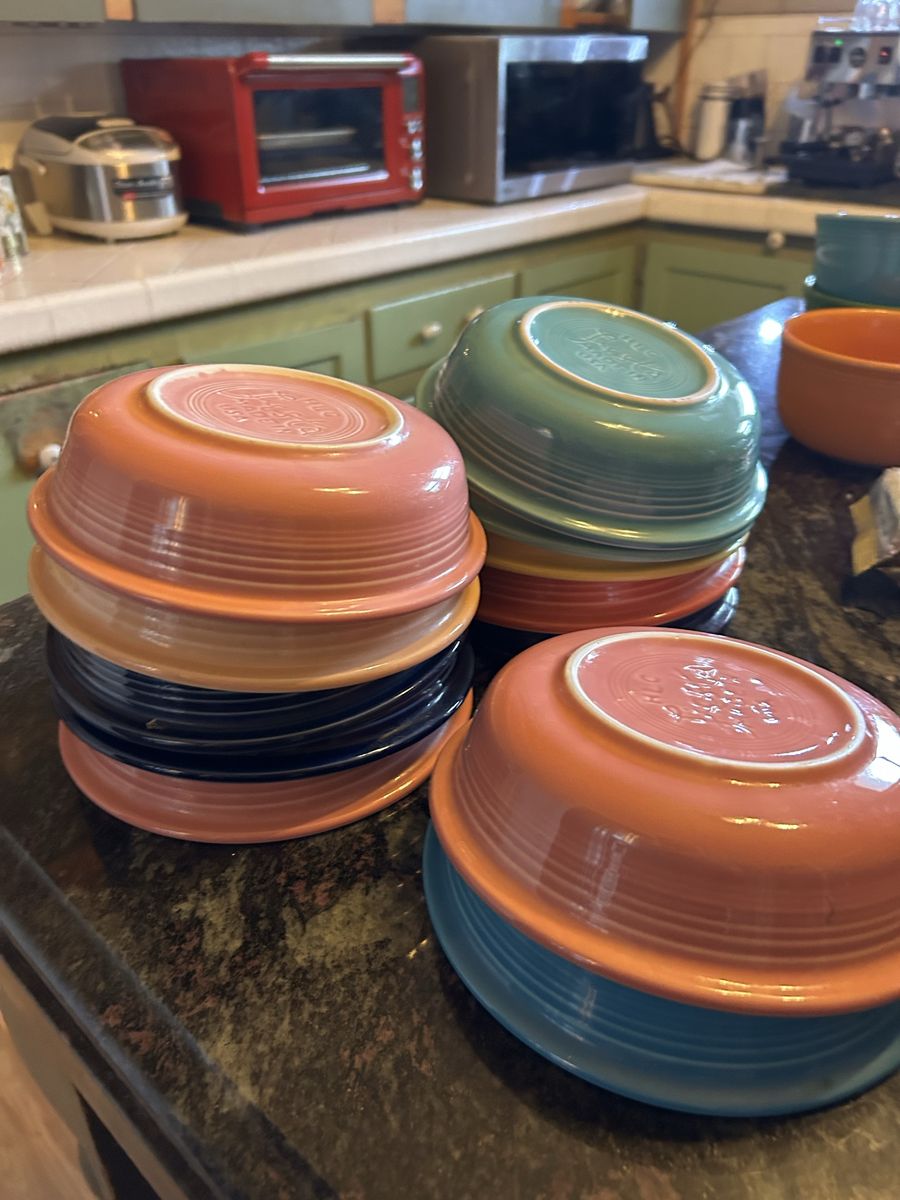 Lot of 12 Vintage Fiestaware - 7" bowl set in all original colors - (1937-59)