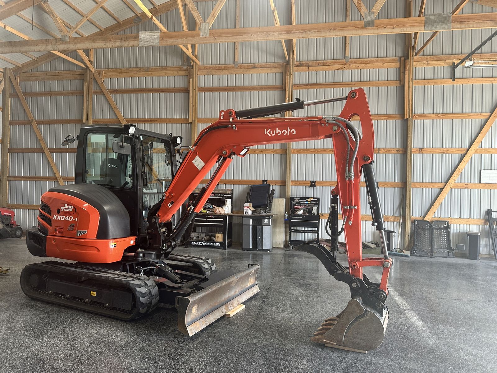 Kubota KX 40 w/6 way blade and dual AUX port
