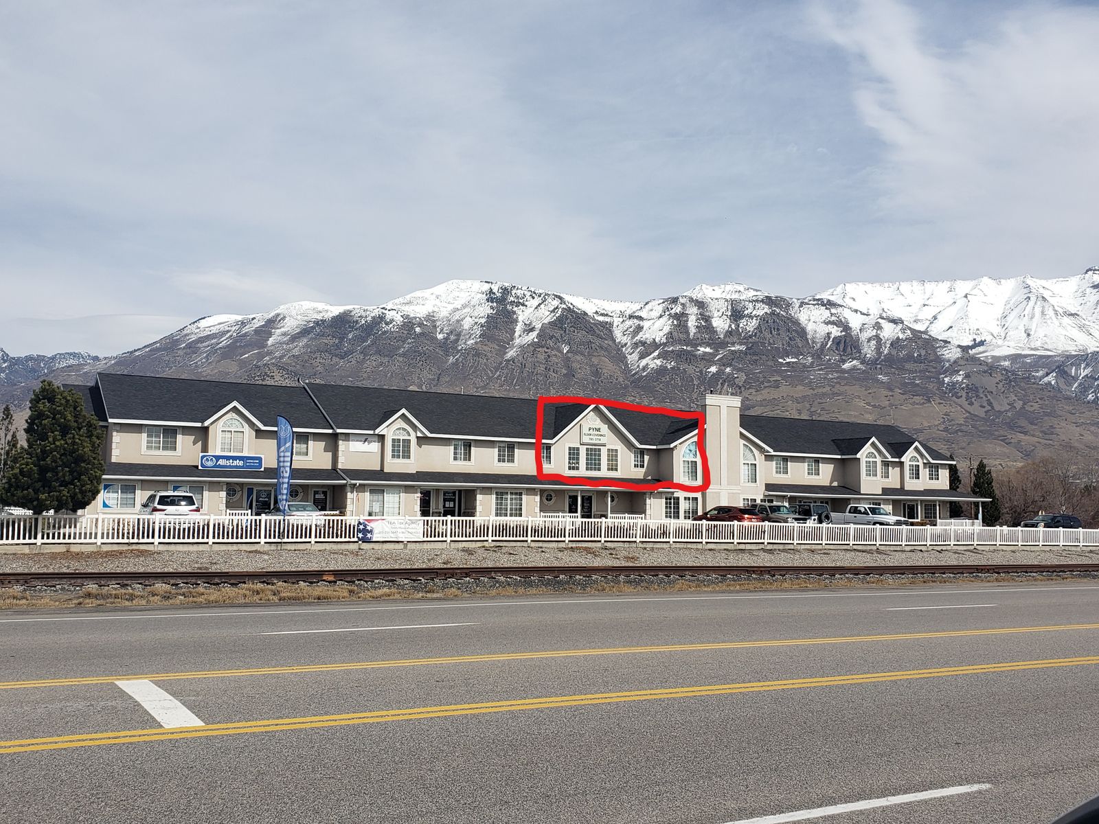 Single Pleasant Grove State St. office for lease