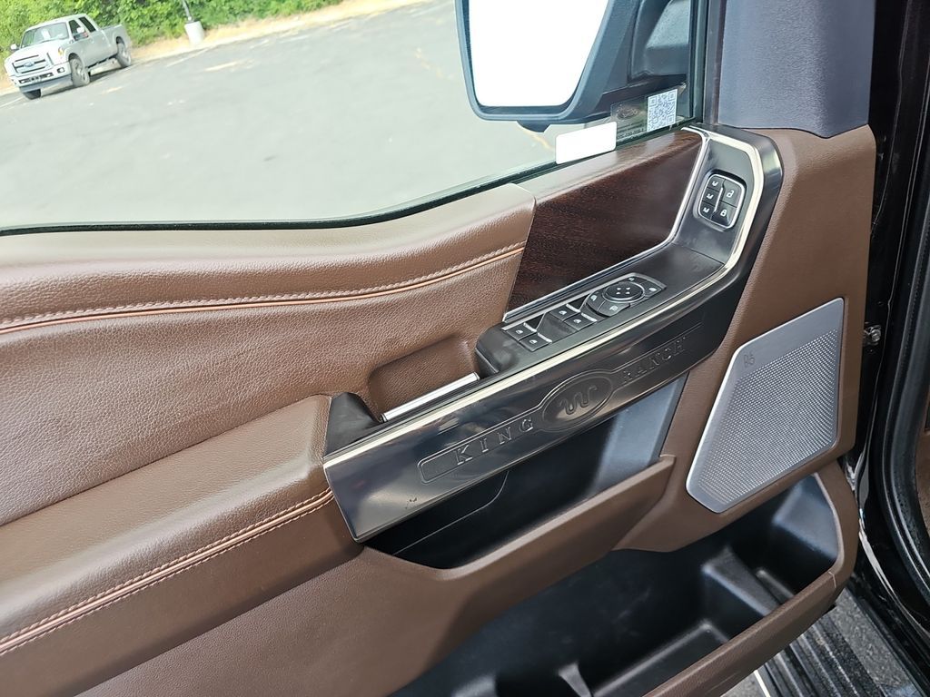 Main image 11