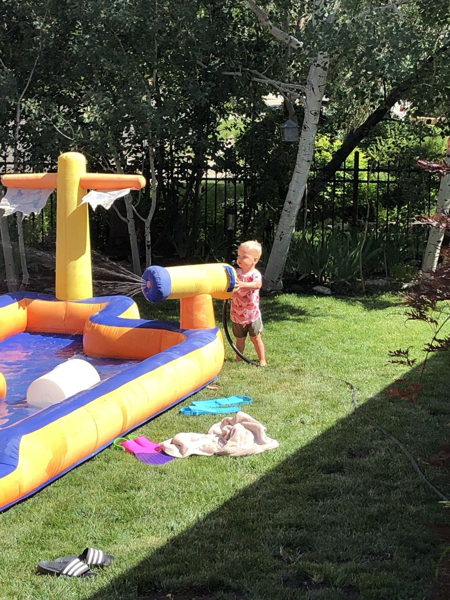 Outdoor inflatable water slide bounce house