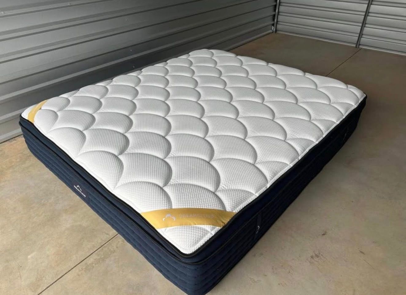 King DreamCloud Premier