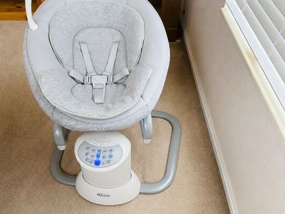 Graco Baby Swing & Soother with Harness - Light Gray