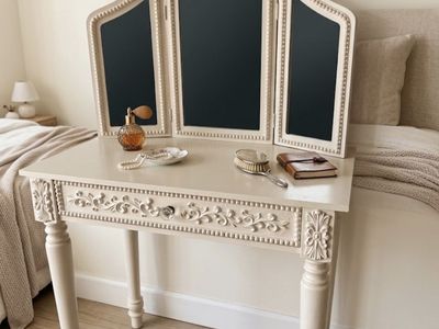 Elegant White Vanity Desk with Tri-Fold Mirror & Carved Details - Perfect for Bedroom or Dressing Room