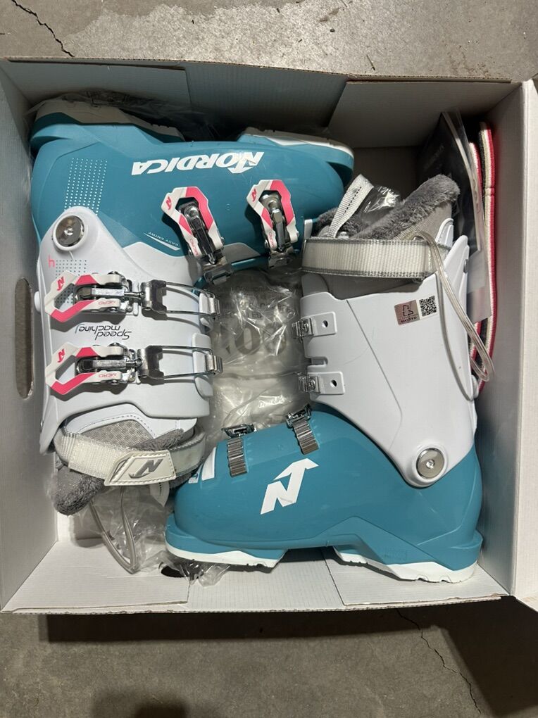 Nordcia Girls Ski Boots 22.5 Jr Speedmachine J4
