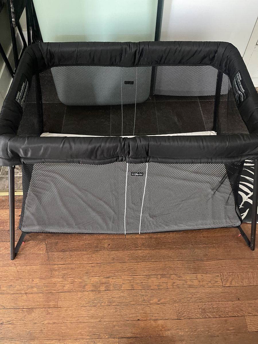 BabyBjorn Travel Crib