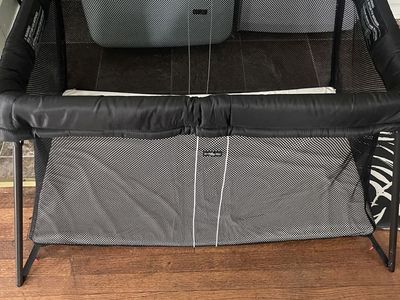 BabyBjorn Travel Crib