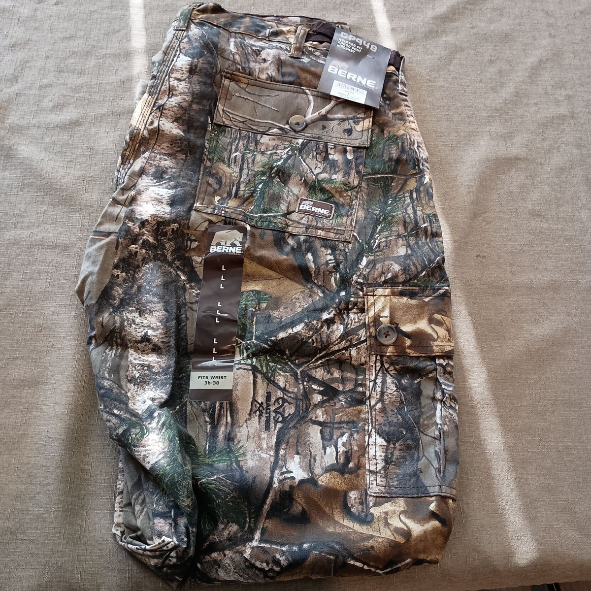 Relaxed Fit Cargo Pants RealTree Men's Size Small (2 pair)