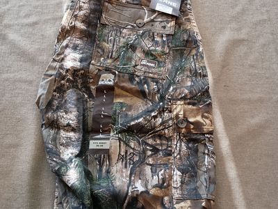 Relaxed Fit Cargo Pants RealTree Men's Size Small (2 pair)