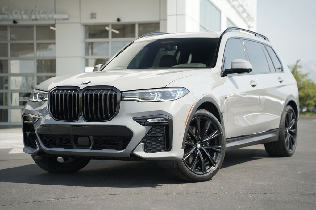 2021 BMW X7 M50i