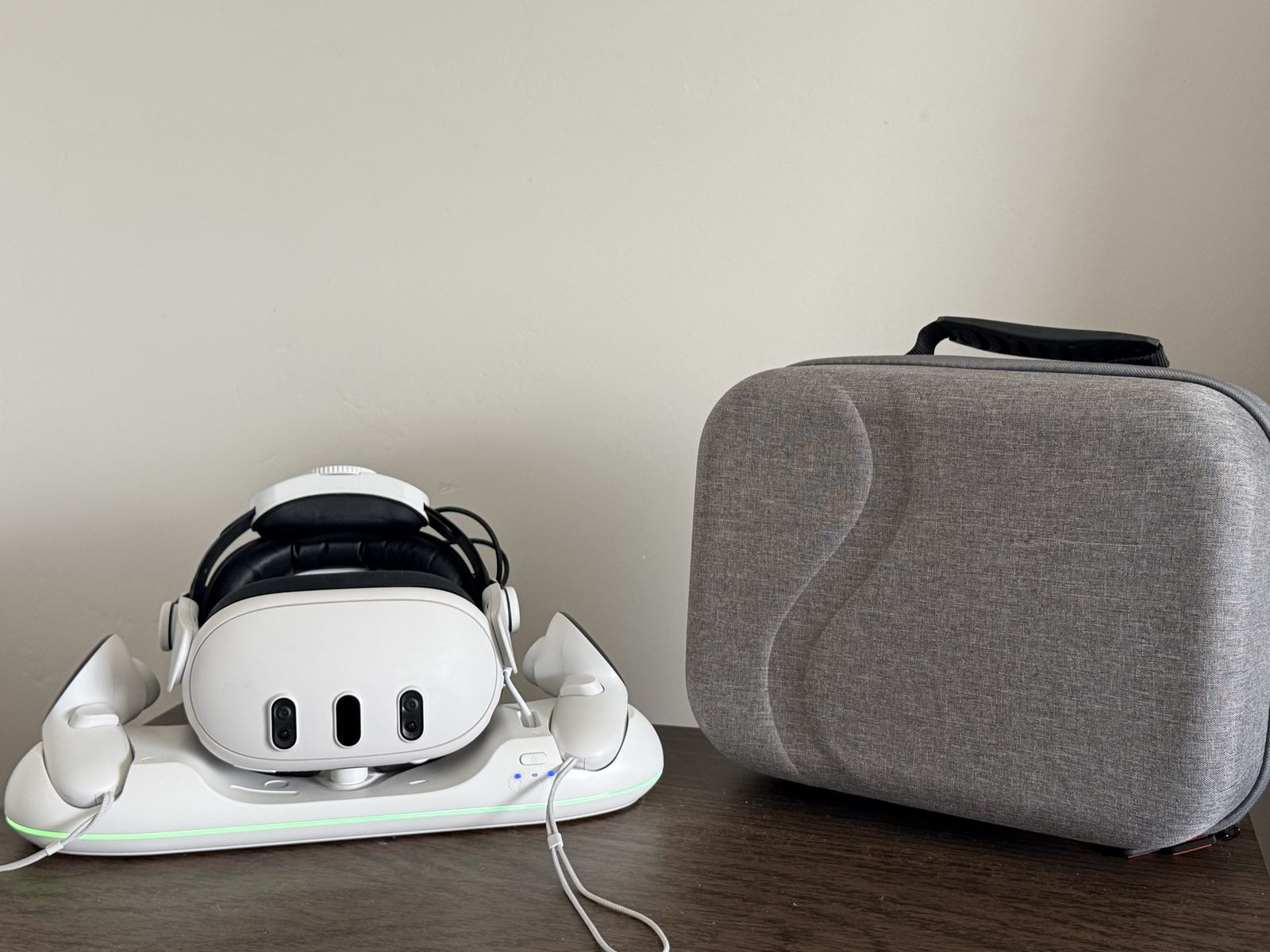 Meta Quest 3 VR Headset (512 GB) + Accessories - Like New Condition