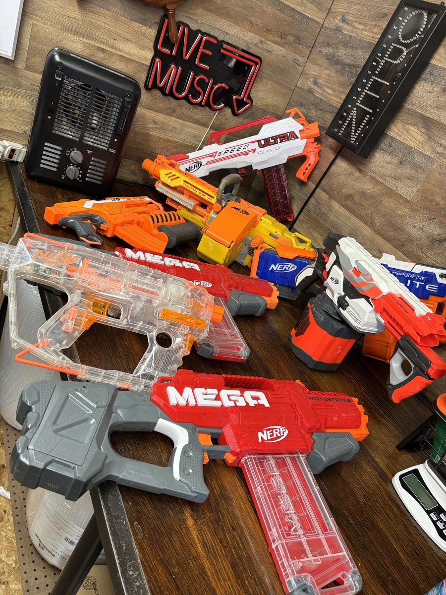 Nerf lot of 8 Nerf Guns