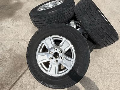 Chevy wheels and tires 6 lug 17’