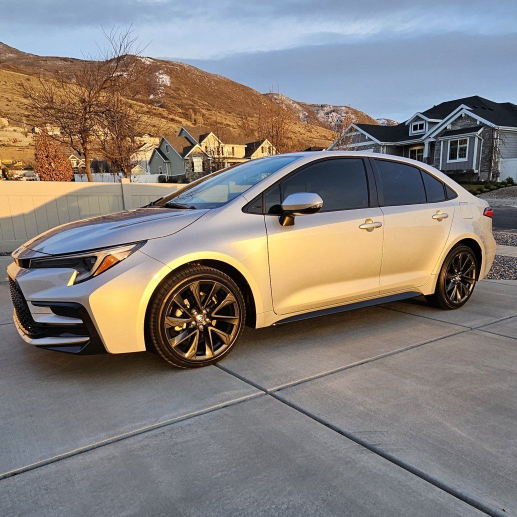 2025 Toyota Corolla Hybrid SE
