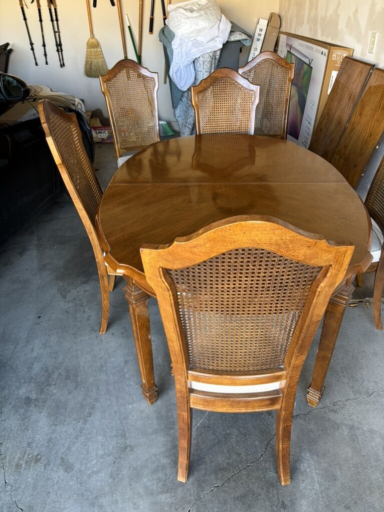 Dining Room Table And 6 Chairs