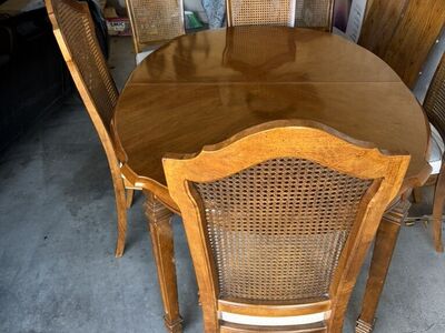 Dining Room Table And 6 Chairs