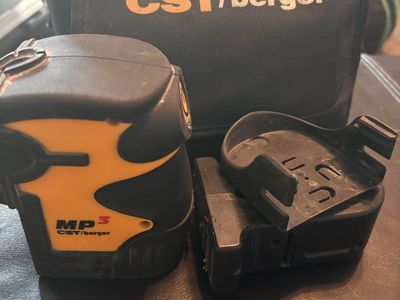 Nice CST Berger mp3 3 point survey laser in case