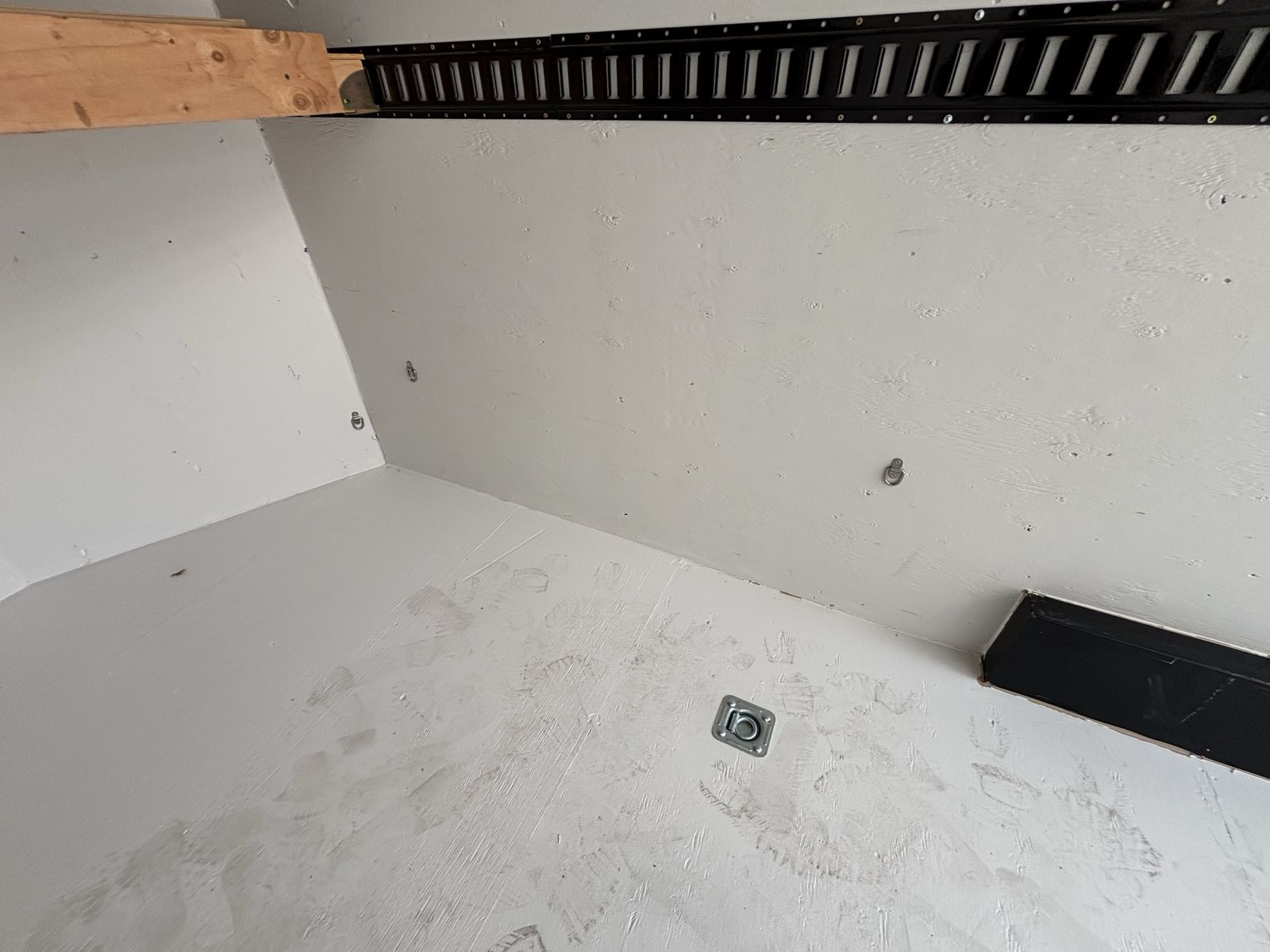 Main image 12