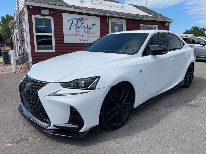 2019 Lexus IS Base