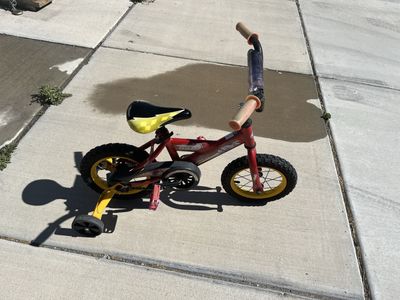 Red Lightning McQueen Kids' Training Bike with Training Wheels - Perfect for Young Riders