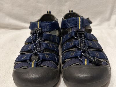 Keen youth size 3, navy blue with grey trim, washable, hiking sandals