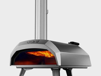 OONI pizza oven with FREE pizza peel