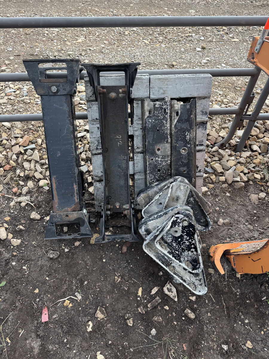 Peterbilt and Kenworth factory crossmembers