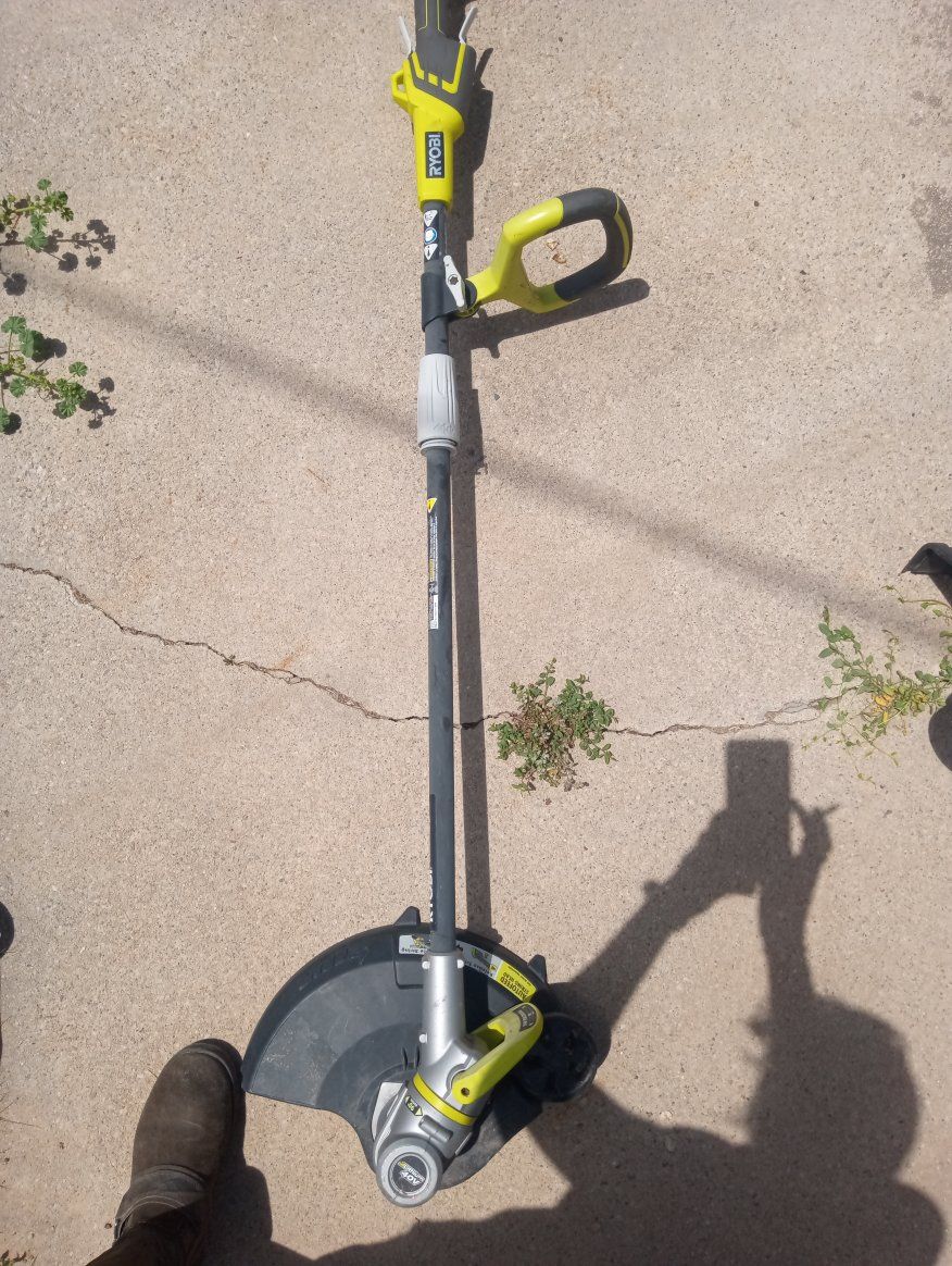 RYOBI EDGE TRIMMER