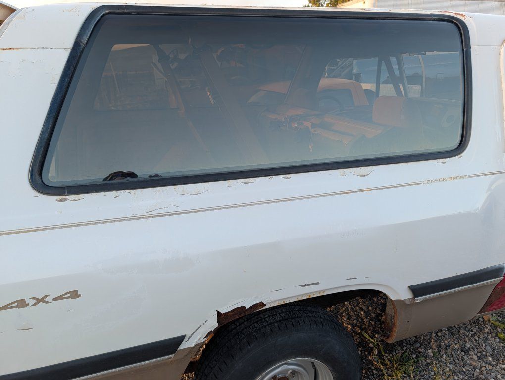 1992 dodge ram charger rear side glass