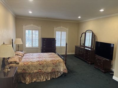 Traditional Dark Wood Bedroom Set - Queen Poster Bed, Dresser with Mirror, Tall Chest, Nightstand