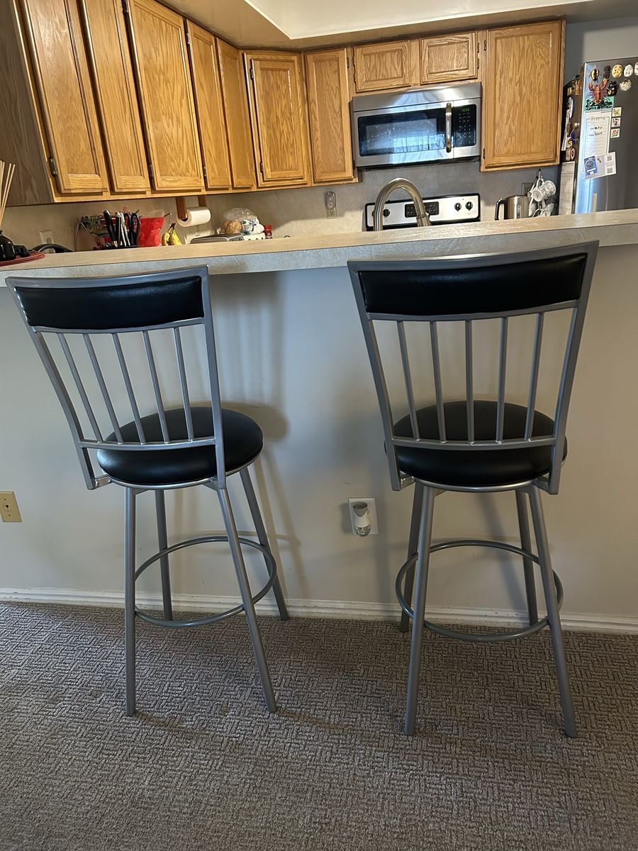 Set of 2 Swivel Bar Stools Silver Metal Frame Black Faux Leather Seats