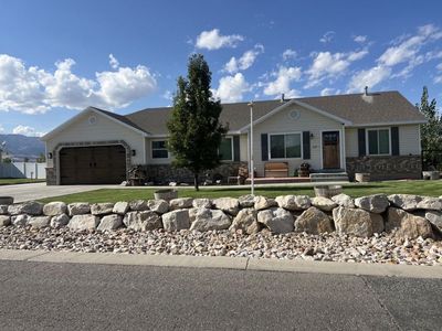 2 Bedroom basement Apartment 1 Bath