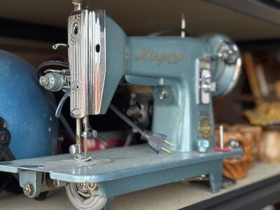 Gorgeous Vintage Kingston electric sewing machine w pedal, antique