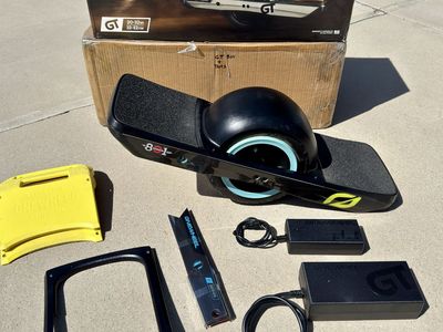Onewheel GT + Hypercharger & Extras