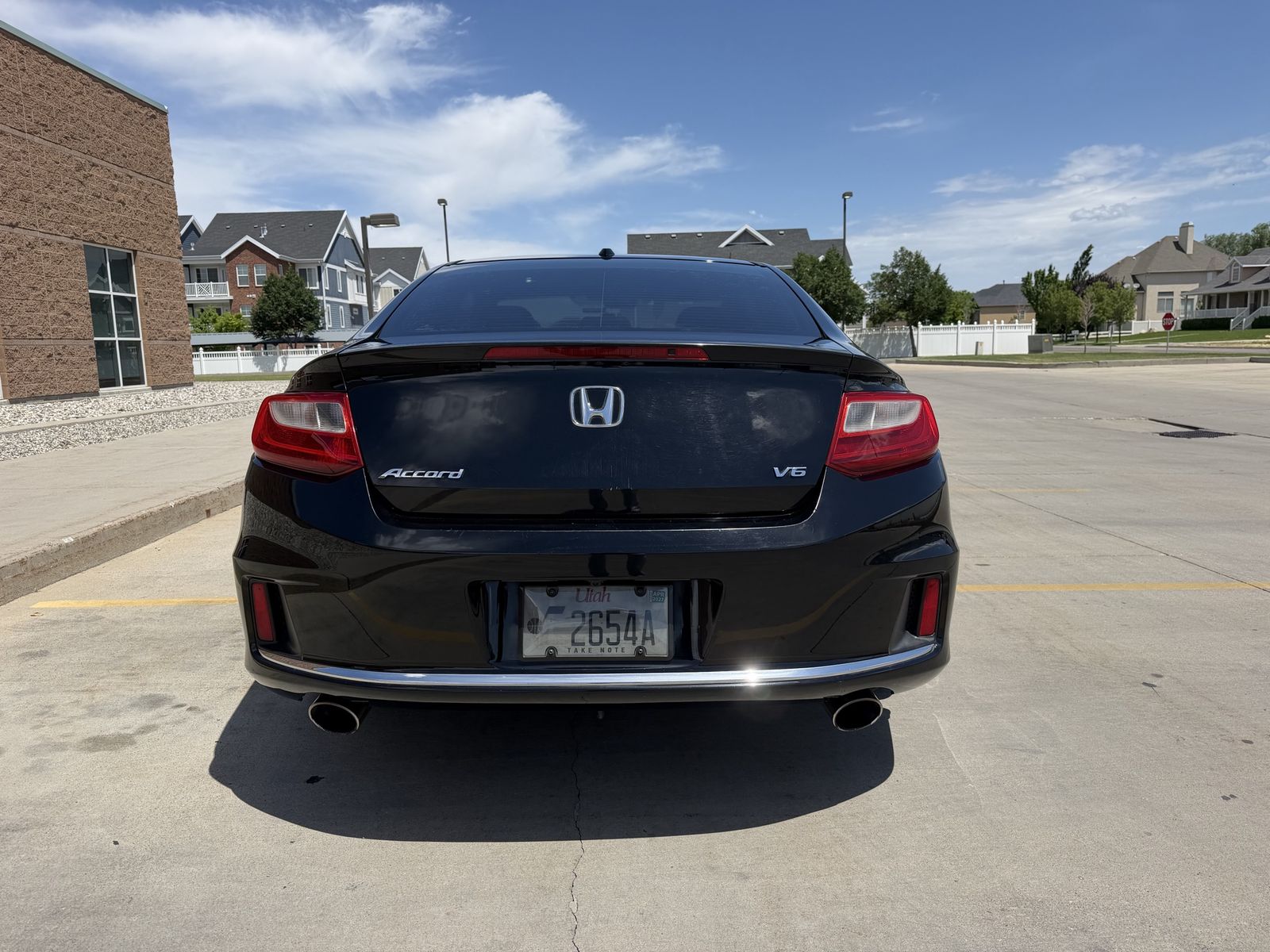 Main image 3